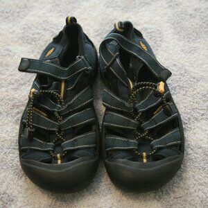 Keen Women's Newport H2 Sandal, Size 6/6.5(23cm toe to heel), Navy Blue